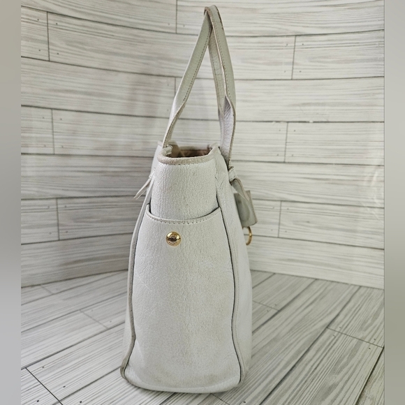 Loewe Madrid Heritage Pebbled Leather Tote Bag in Off White - Picture 2 of 16